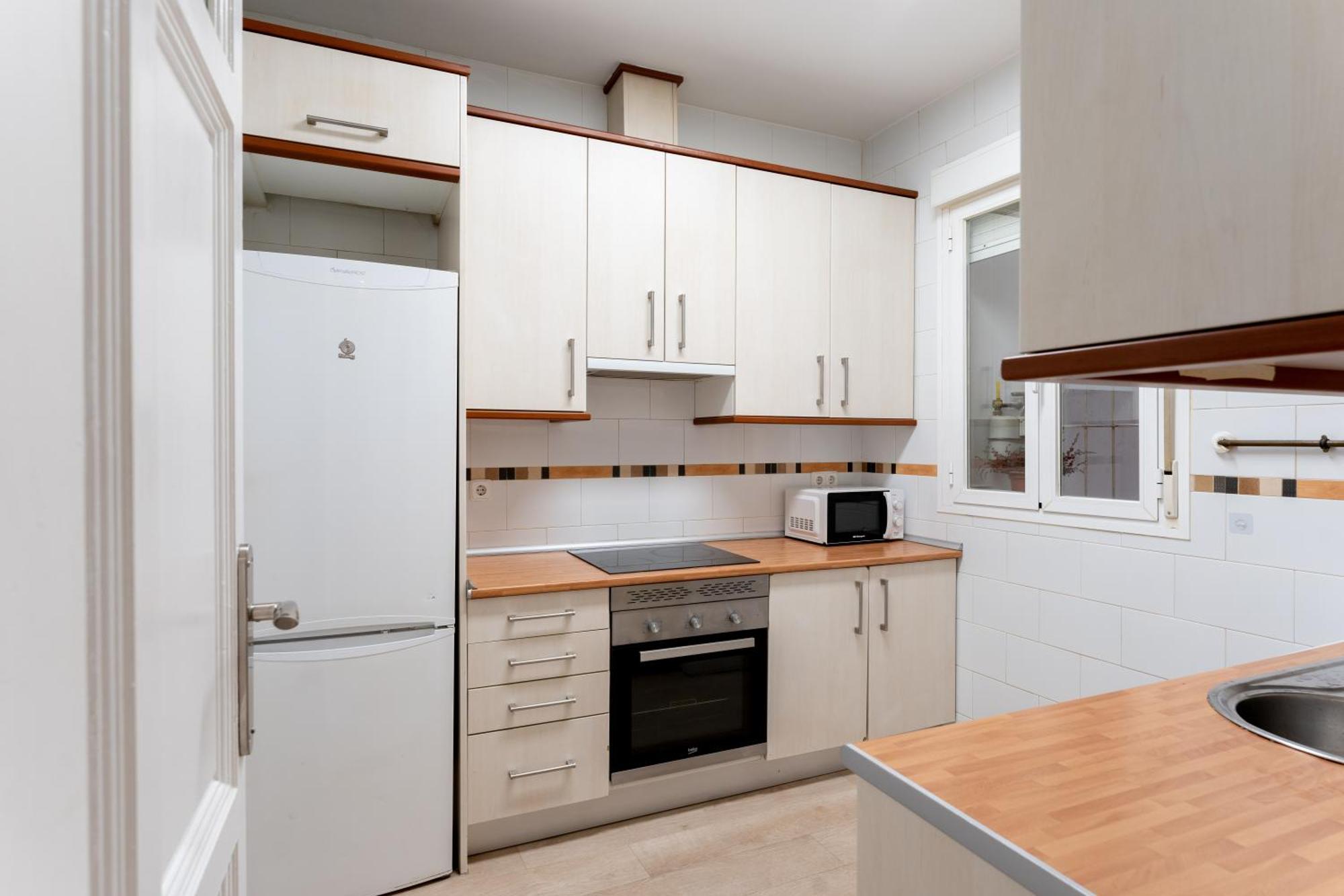 Luxe Apartment In Chamberi Chic, Madrid